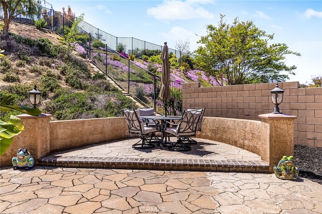 34595 Collier Falls Ct, Temecula, CA 92592 - view of patio with outdoor dining space