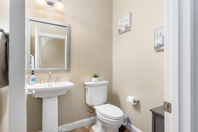 34595 Collier Falls Ct, Temecula, CA 92592 - half bathroom with baseboards