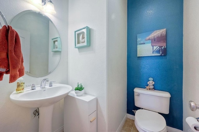 1140 Parkview Dr, Oceanside, CA 92057 - half bath featuring toilet and baseboards