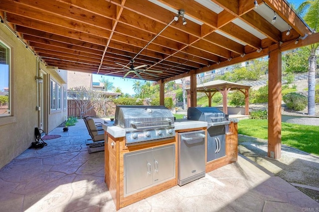 1140 Parkview Dr, Oceanside, CA 92057 - view of patio / terrace