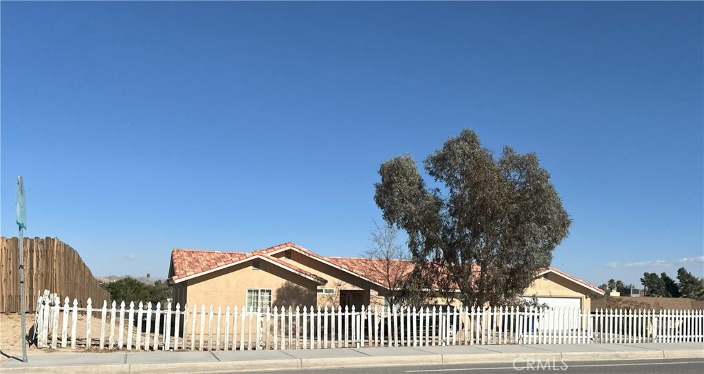 15855 Village Dr, Victorville, CA 92394 - photo 2