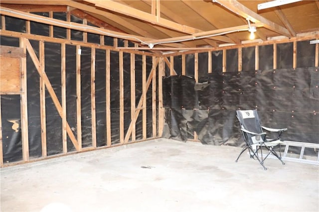 16226 Pine St, Hesperia, CA 92345 - interior space featuring vaulted ceiling