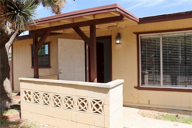 16226 Pine St, Hesperia, CA 92345 - view of doorway to property