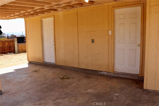 16226 Pine St, Hesperia, CA 92345 - garage with fence