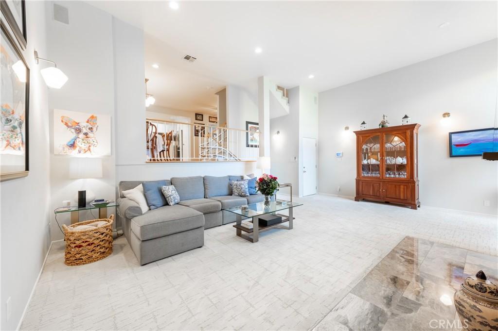 5229 Balboa Blvd Unit 19, Encino, CA 91316 - photo 1