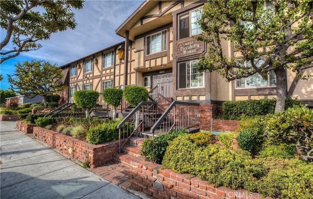4633 Marine Ave Unit 201, Lawndale, CA 90260 - photo 1