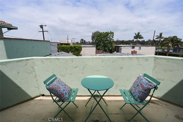385 Park Ave, Long Beach, CA 90814 - view of balcony