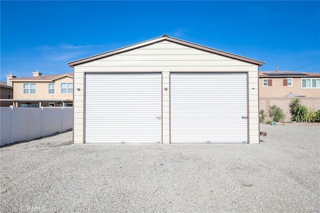 681 E Washington Ave, San Jacinto, CA 92583 - detached garage with fence