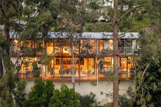 1503 Skylark Ln, Los Angeles, CA 90069 - view of back of house