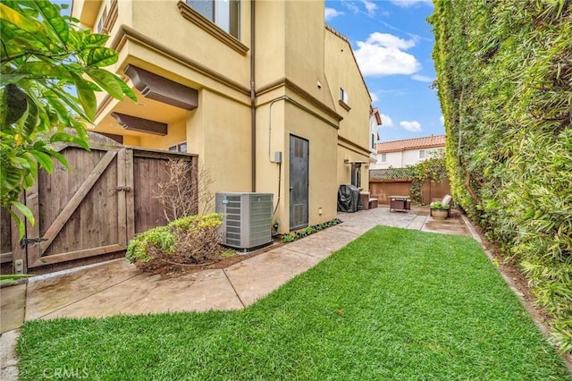 1907 Ernest Ave Unit B, Redondo Beach, CA 90278 - view of yard featuring cooling unit, a gate, and a patio
