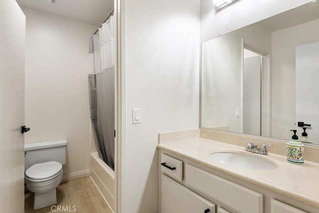 2903 Yucatan Pl Unit A, Diamond Bar, CA 91765 - full bath with vanity, baseboards, shower / bath combination with curtain, toilet, and wood finished floors