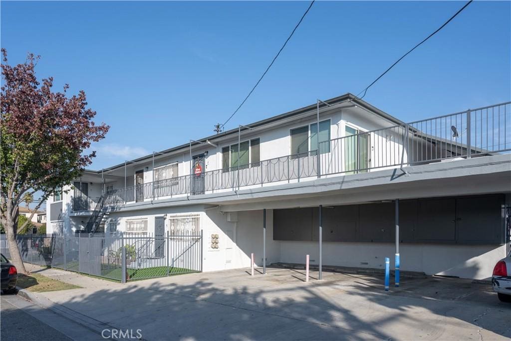 exterior space featuring fence