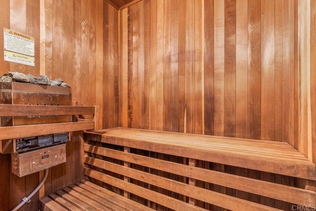 230 W Laurel St Unit 506, San Diego, CA 92101 - relaxing sauna with wood walls