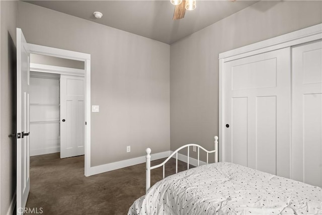 bedroom featuring baseboards, a ceiling fan, and a closet