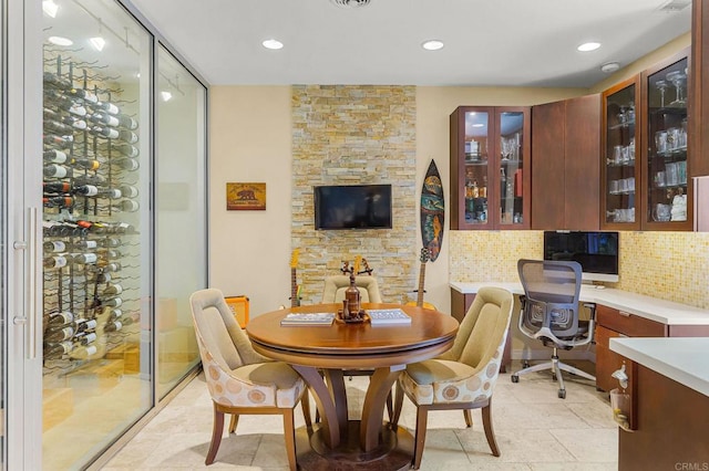 6497 Wayfinders Ct, Carlsbad, CA 92011 - dining space with recessed lighting