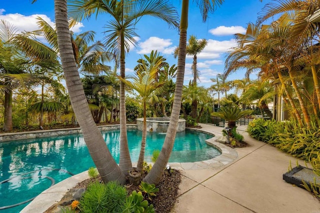 6497 Wayfinders Ct, Carlsbad, CA 92011 - view of swimming pool with a pool with connected hot tub