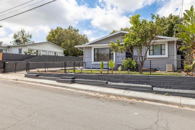 3168 Florine Dr, Lemon Grove, CA 91945 - view of front of home with a fenced front yard