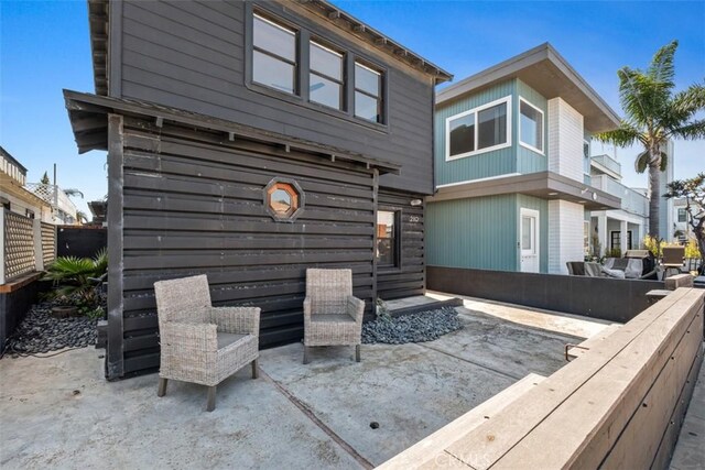 210 39th St, Newport Beach, CA 92663 - rear view of house featuring a patio area and fence