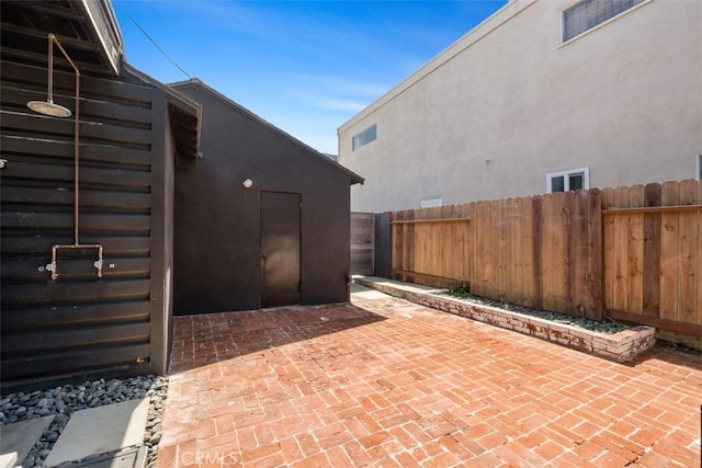 210 39th St, Newport Beach, CA 92663 - view of patio with fence