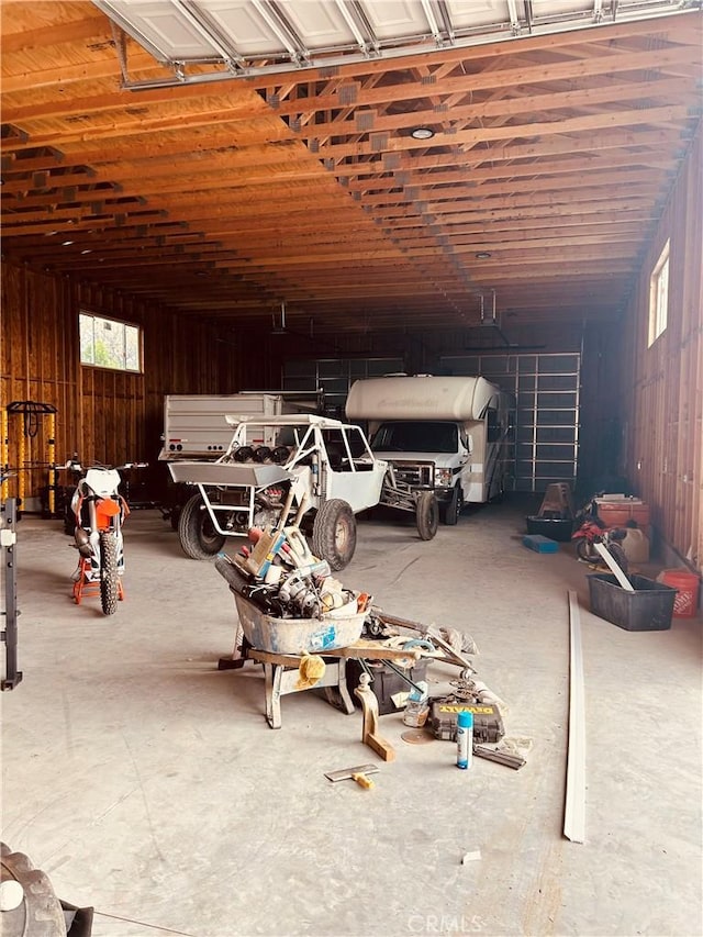 6252 Maloof Ave, Fontana, CA 92336 - view of garage