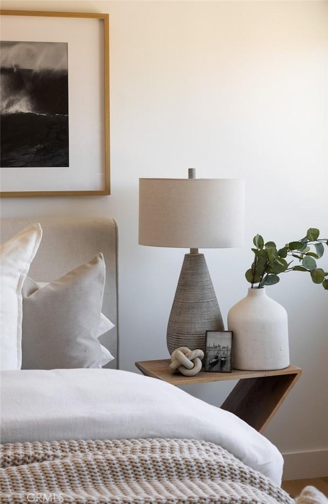 2604 Victoria Dr, Laguna Beach, CA 92651 - bedroom with baseboards