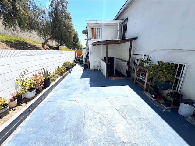 1708 E 3rd St, Los Angeles, CA 90033 - view of patio with fence