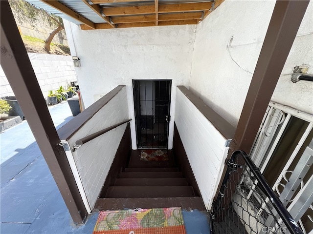 1708 E 3rd St, Los Angeles, CA 90033 - view of staircase