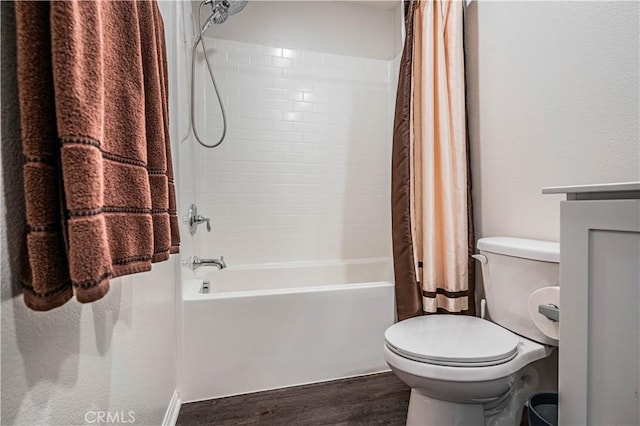 28340 Memory Ln, Winchester, CA 92596 - bathroom featuring wood finished floors, toilet, and shower / bath combination with curtain