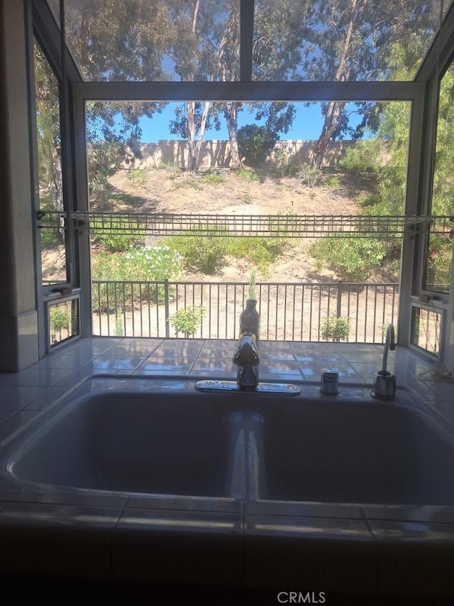40108 Corte Lorca, Murrieta, CA 92562 - bathroom with a tub