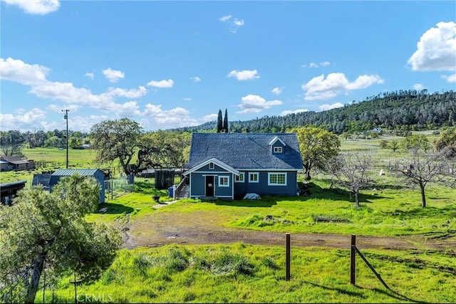 view of front of house featuring a front yard