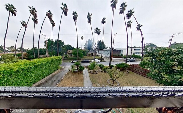 805 Earlham St, Pasadena, CA 91101 - view of property's community with fence