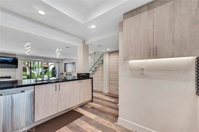 21551 Burbank Blvd, Woodland Hills, CA 91367 - photo 8