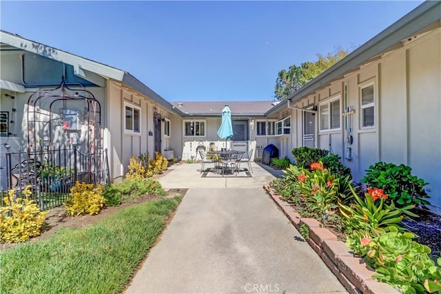 exterior space featuring outdoor dining area