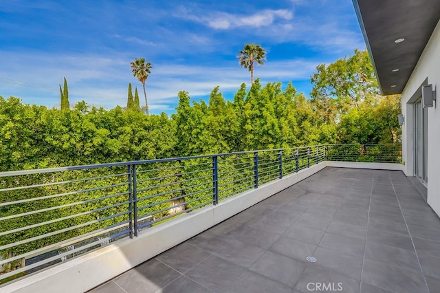 737 N Cherokee Ave, Los Angeles, CA 90038 - view of balcony