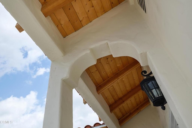 1441 Cleveland Rd, Glendale, CA 91202 - details featuring arched walkways and visible vents