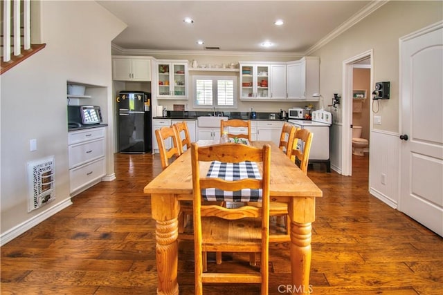 41559 Floyd Ct, Temecula, CA 92592 - dining space featuring crown molding, washer / clothes dryer, dark wood finished floors, recessed lighting, and heating unit