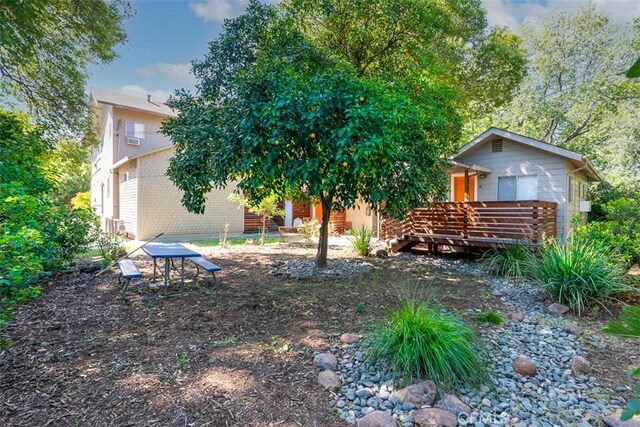 282 E 8th St, Chico, CA 95928 - view of yard with a deck