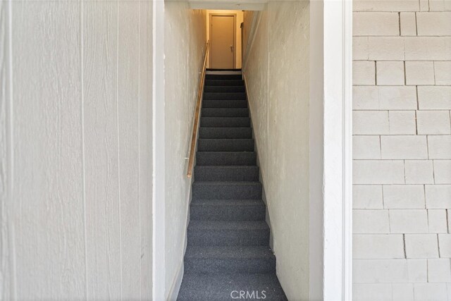 282 E 8th St, Chico, CA 95928 - view of stairway