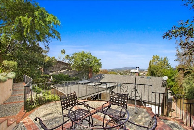 336 Redwood Dr, Pasadena, CA 91105 - view of patio