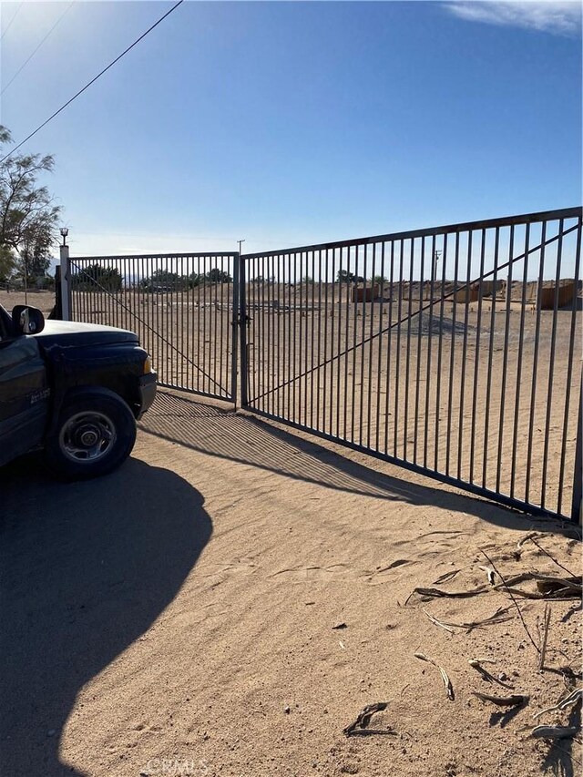 39375 Tami Rd, Newberry Springs, CA 92365 - photo 2