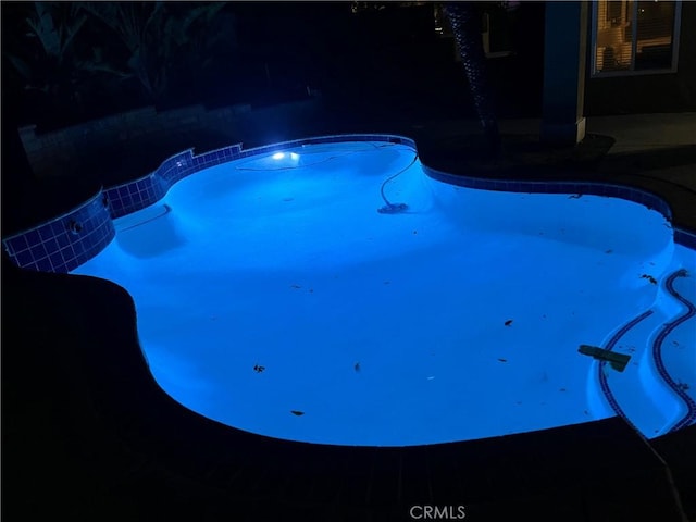 6816 Ridgeside Dr, Riverside, CA 92506 - swimming pool featuring a patio