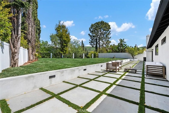 2037 Rayshire St, Thousand Oaks, CA 91362 - view of patio / terrace