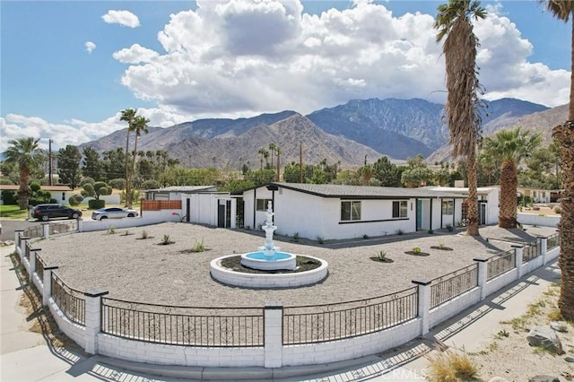 845 W Gateway Dr, Palm Springs, CA 92262 - view of front of property with a mountain view