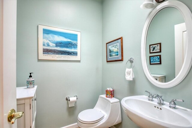 347 Ivar St, Cambria, CA 93428 - half bath featuring toilet and a sink