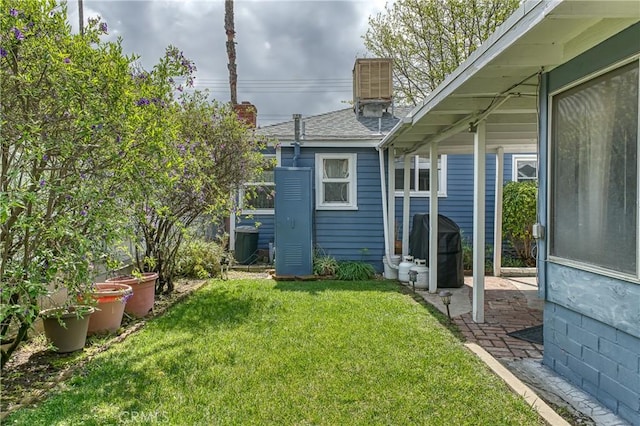 3611 4th Ave, La Crescenta, CA 91214 - view of green lawn with central AC and a patio area
