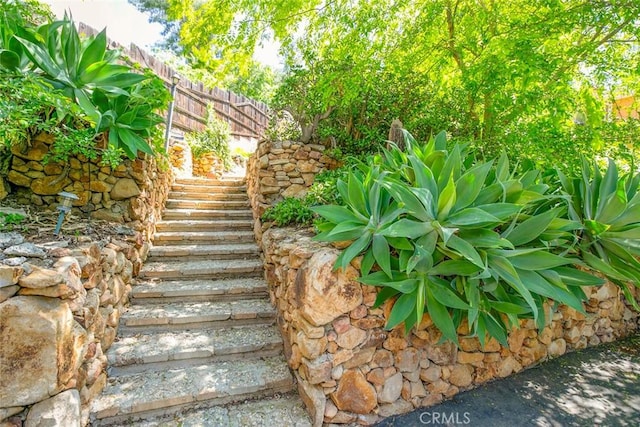 10058 Sunland Blvd, Sunland, CA 91040 - photo 20