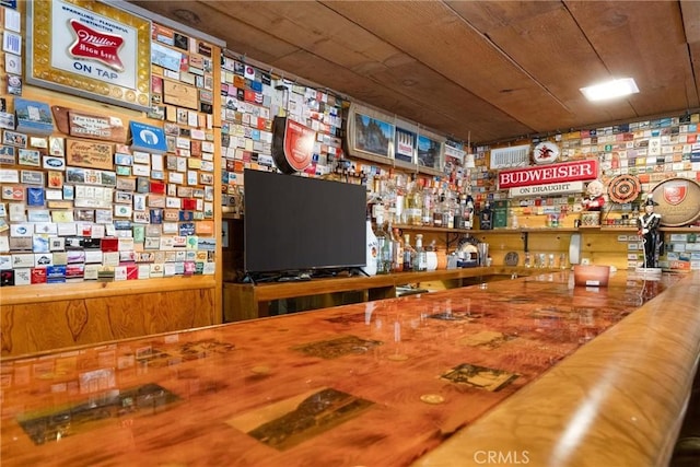4228 Willow Trl, Frazier Park, CA 93225 - interior space with wet bar and wood ceiling