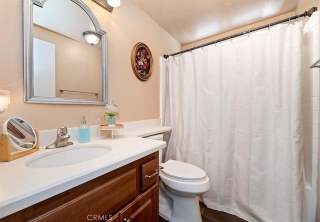 2583 W Fairview Dr, Rialto, CA 92377 - full bathroom featuring toilet, a shower with shower curtain, and vanity