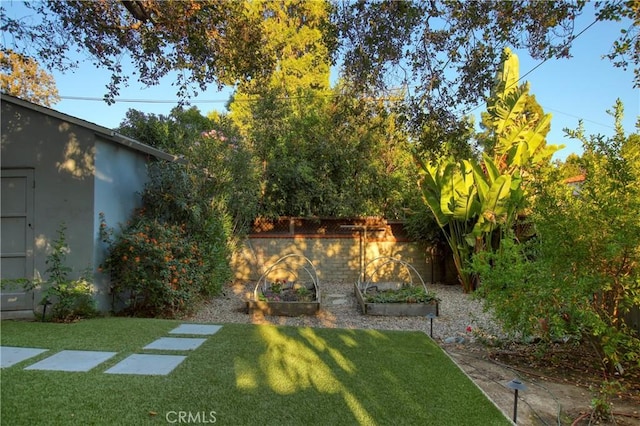 1628 Santa Rosa Ave, Glendale, CA 91208 - view of yard with a garden