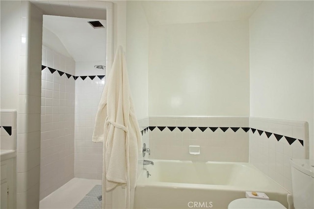 1628 Santa Rosa Ave, Glendale, CA 91208 - full bathroom with toilet and a garden tub